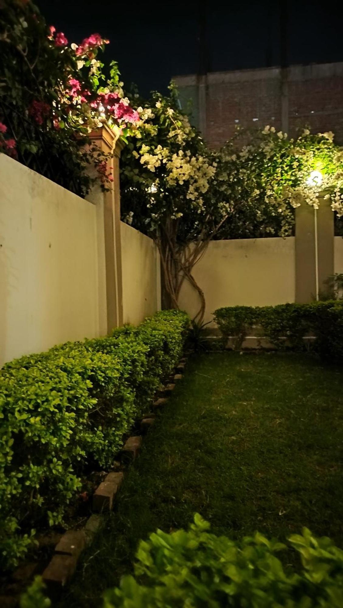 Shree Nanda Guest House バラナシ エクステリア 写真